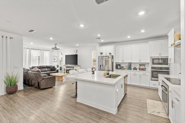 5643 Sailrock St, Sacramento, CA 95835