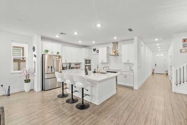 5643 Sailrock St, Sacramento, CA 95835