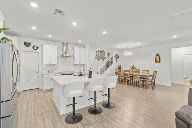 5643 Sailrock St, Sacramento, CA 95835