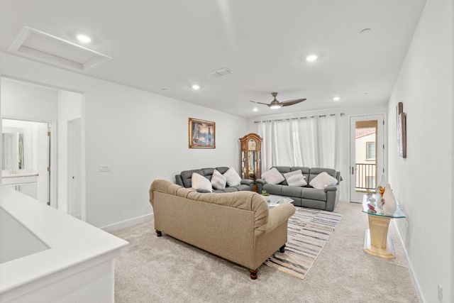 5643 Sailrock St, Sacramento, CA 95835