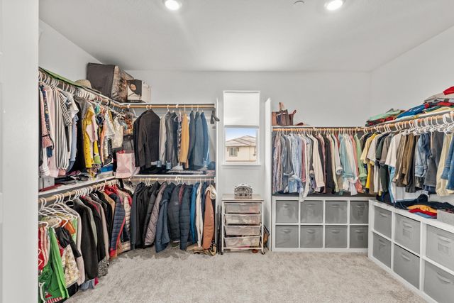 5643 Sailrock St, Sacramento, CA 95835