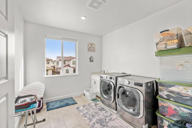 5643 Sailrock St, Sacramento, CA 95835