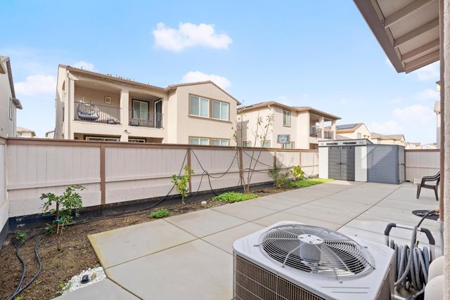 5643 Sailrock St, Sacramento, CA 95835