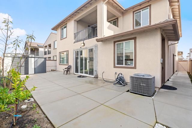 5643 Sailrock St, Sacramento, CA 95835