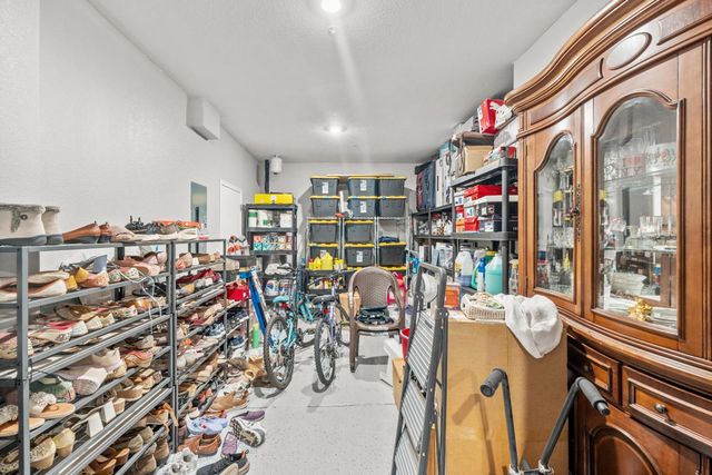 5643 Sailrock St, Sacramento, CA 95835