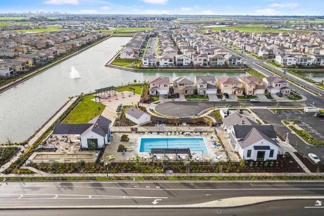 5643 Sailrock St, Sacramento, CA 95835