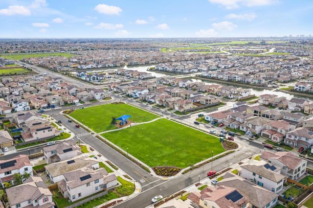 5643 Sailrock St, Sacramento, CA 95835