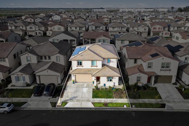 5643 Sailrock St, Sacramento, CA 95835