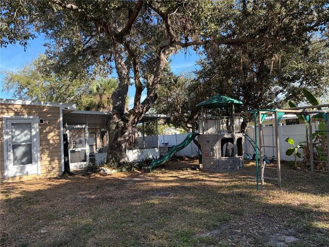 495 BURKE ROAD, Venice, FL 34293