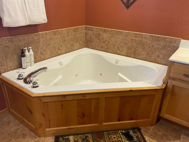 101 Lost Creek Circle 5, Branson West, MO 65737