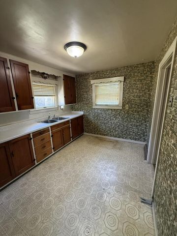 1001 S Green Bay ROAD, Racine, WI 53406
