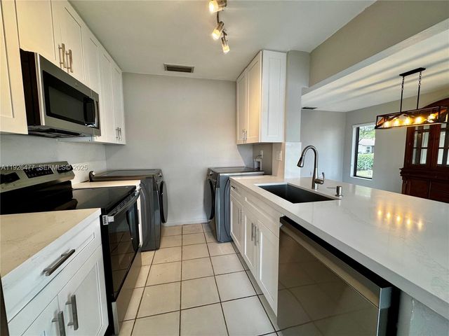 12365 SW 119th Ter, Miami, FL 33186