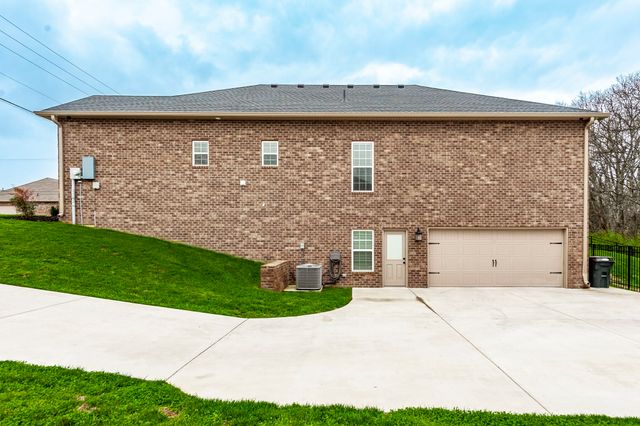 520 Dottie Dr, Gallatin, TN 37066