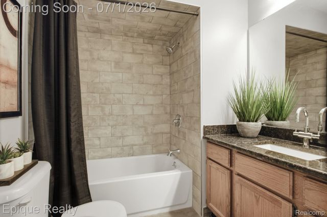 1982 Valley Lane, Orion Charter Township, MI 48360
