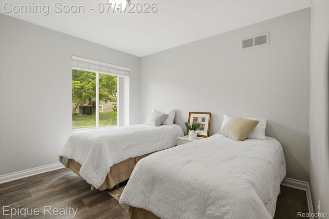 1982 Valley Lane, Orion Charter Township, MI 48360