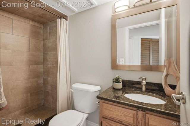 1982 Valley Lane, Orion Charter Township, MI 48360