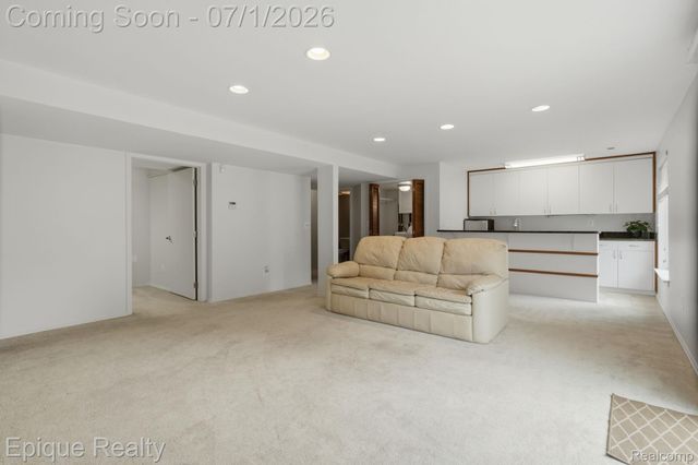 1982 Valley Lane, Orion Charter Township, MI 48360