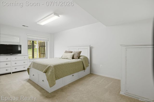 1982 Valley Lane, Orion Charter Township, MI 48360