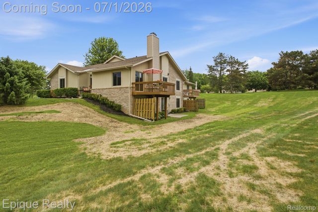 1982 Valley Lane, Orion Charter Township, MI 48360