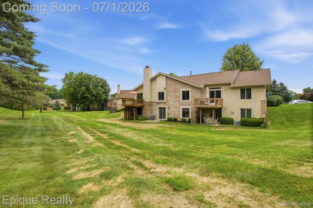 1982 Valley Lane, Orion Charter Township, MI 48360