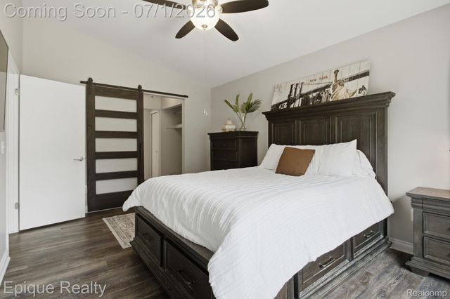 1982 Valley Lane, Orion Charter Township, MI 48360