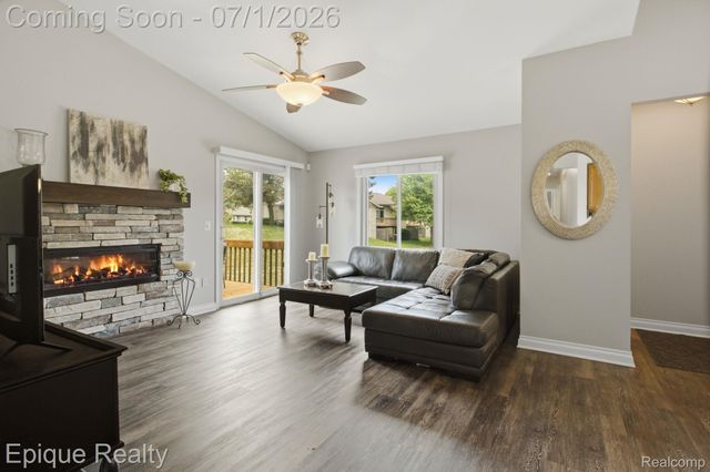 1982 Valley Lane, Orion Charter Township, MI 48360