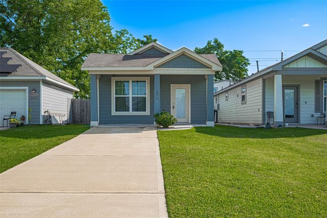 6418 Gresham Street, Wallis, TX 77485