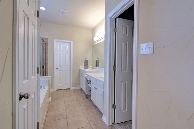 4900 Newbridge Drive, Mckinney, TX 75070