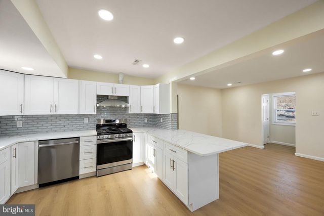 23 LEA RD, New Castle, DE 19720