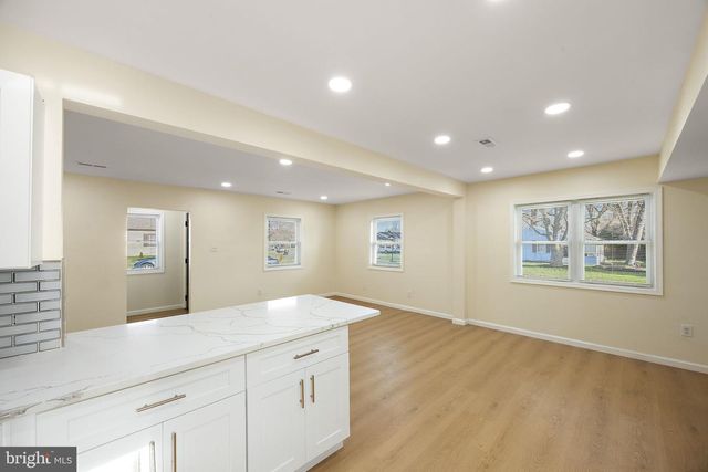 23 LEA RD, New Castle, DE 19720