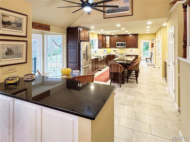 14 Oak Ridge Drive, Washington, MO 63090