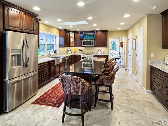 14 Oak Ridge Drive, Washington, MO 63090