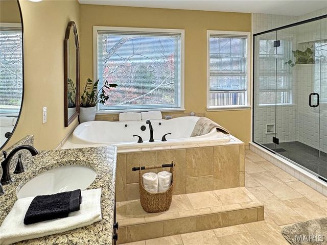 14 Oak Ridge Drive, Washington, MO 63090