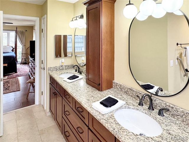 14 Oak Ridge Drive, Washington, MO 63090