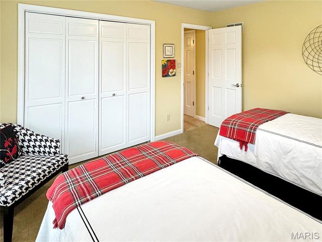 14 Oak Ridge Drive, Washington, MO 63090