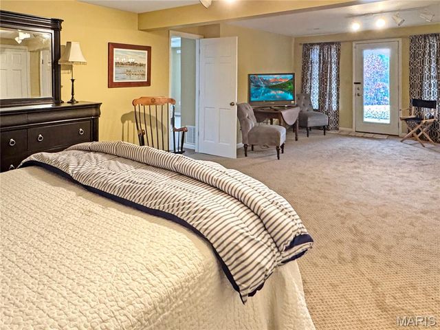 14 Oak Ridge Drive, Washington, MO 63090