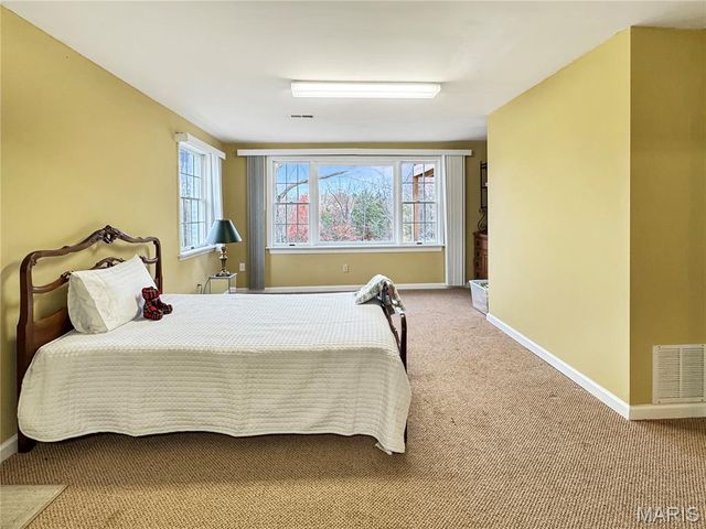 14 Oak Ridge Drive, Washington, MO 63090