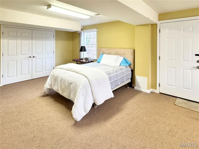 14 Oak Ridge Drive, Washington, MO 63090