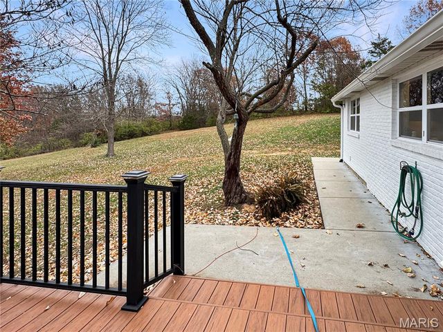 14 Oak Ridge Drive, Washington, MO 63090