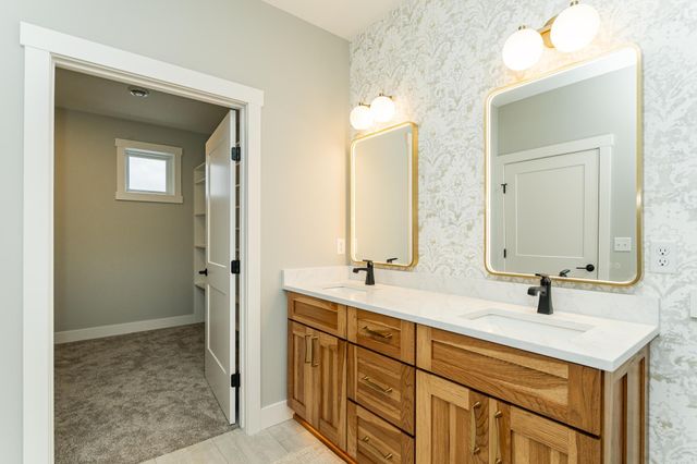 2844 Pinewood Ridge Drive SE, Rochester, MN 55904