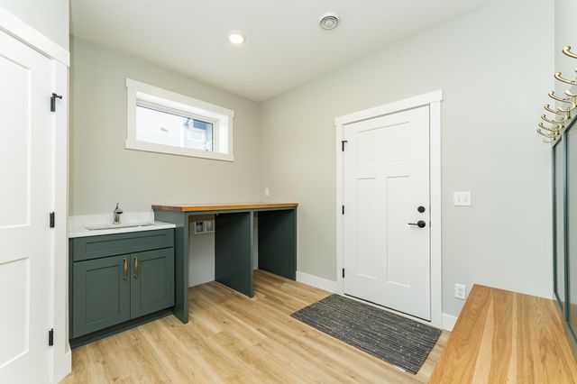 2844 Pinewood Ridge Drive SE, Rochester, MN 55904