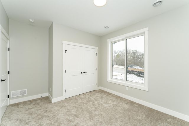 2844 Pinewood Ridge Drive SE, Rochester, MN 55904