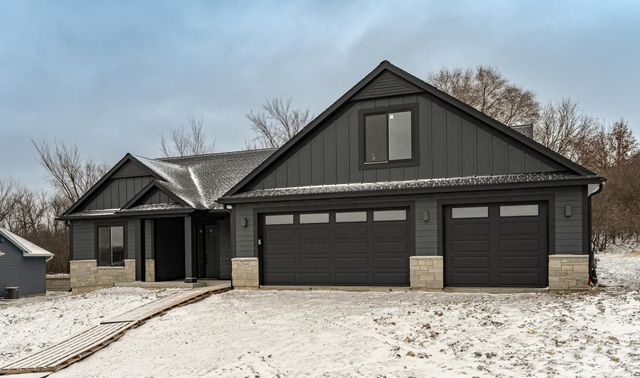 2844 Pinewood Ridge Drive SE, Rochester, MN 55904