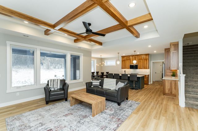 2844 Pinewood Ridge Drive SE, Rochester, MN 55904