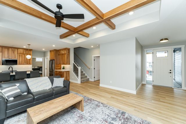 2844 Pinewood Ridge Drive SE, Rochester, MN 55904