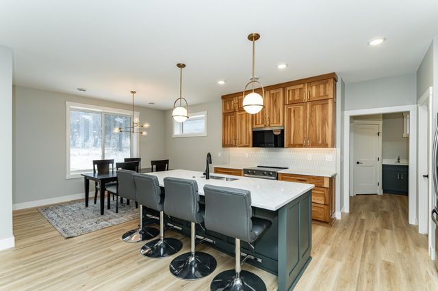 2844 Pinewood Ridge Drive SE, Rochester, MN 55904