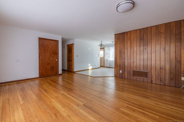 3845 Old Town Road, Bridgeport, CT 06606