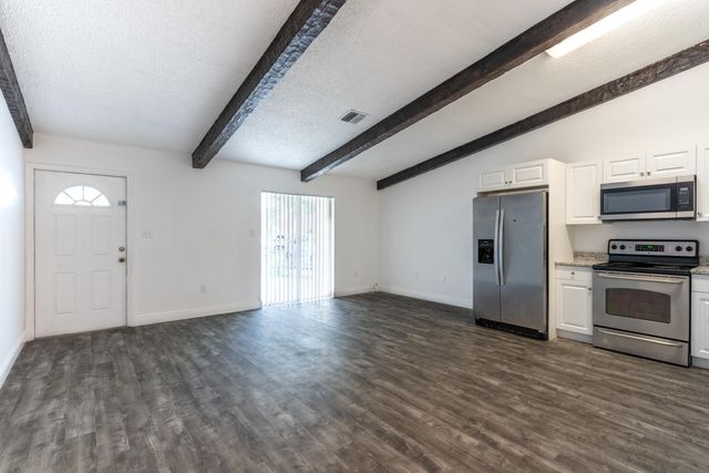 5847 S 37th Street, Greenacres, FL 33463