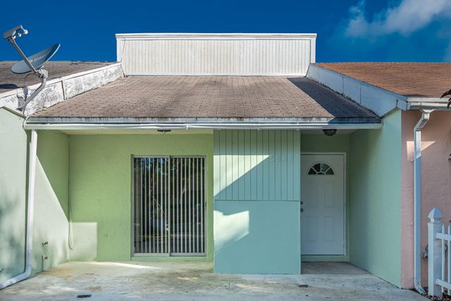 5847 S 37th Street, Greenacres, FL 33463