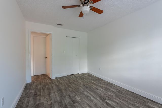 5847 S 37th Street, Greenacres, FL 33463